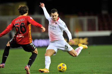 AC Milan 'dan Diogo Dalot oyuncusu, İtalya Ligi Serie A maçında Benevento-Milan final maçı 0-2 arasında Bevento' daki Ciro Vigorito Stadyumu 'nda oynandı. İtalya, 3 Ocak 2021. 