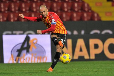 Benevento 'daki Ciro Vigorito Stadyumu' nda oynanan İtalya Serie A maçında Benevento - Milan final maçı 0-2 arasında oynanan maçta Pasquale Schiattarella oyuncusu. İtalya, 3 Ocak 2021.