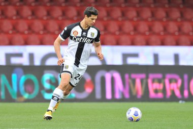 Benevento, İtalya, 3 Nisan 2021. Parma 'lı Yordan Osorio oyuncusu, Benevento - Parma final maçı arasında oynanan İtalya Ligi Serie A maçında Benevento Vigorito Stadyumu' nda oynanan karşılaşma 2-2 'dir.. 