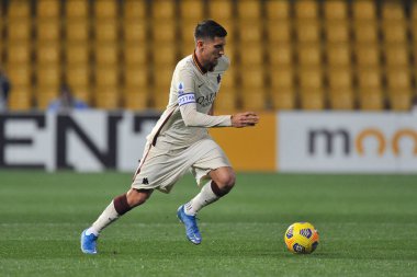Roma 'dan Lorenzo Pellegrini, Benevento ile Roma arasındaki İtalya SerieA şampiyonası final maçı sırasında Benevento' daki Ciro Vigorito Stadyumu 'nda oynanan karşılaşma 0-0 ile sonuçlandı. İtalya, 21 Şubat 2021. 