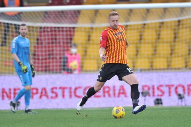 Benevento 'lu Kamil Glik, Benevento ile Sampdoria arasındaki İtalyan SerieA şampiyonası maçında 1-1, Benevento' daki Ciro Vigorito Stadyumu 'nda oynandı. İtalya, 07 Şubat 2021. 