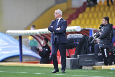 Sampdoria takımının koçu Claudio Ranieri, Benevento ile Sampdoria arasında oynanan İtalya SerieA Şampiyonası maçında, Benevento 'daki Ciro Vigorito Stadyumu' nda oynanan maç 1-1 berabere sonuçlandı. İtalya, 07 Şubat 2021. 