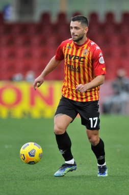 Benevento 'lu Gianluca Caprari, Benevento ile Sampdoria arasındaki İtalyan SerieA şampiyonluğu maçında, Benevento' daki Ciro Vigorito Stadyumu 'nda oynanan final maçı 1-1' dir. İtalya, 07 Şubat 2021. 