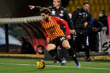 Benevento 'lu Perperim Hetemaj, Benevento ile Torino arasındaki İtalya Serie A futbol ligi maçında, Benevento' daki Ciro Vigorito Stadyumu 'nda oynanan maçı 2-2 kazandı. İtalya, 22 Ocak 2021. 