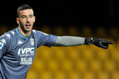 Benevento 'lu Lorenzo Montipo, Benevento ile Torino arasındaki İtalyan Serie A futbol ligi maçında Benevento, Benevento' daki Ciro Vigorito Stadyumu 'nda oynanan maçta 2-2 berabere kaldı. İtalya, 22 Ocak 2021. 
