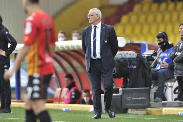 Claudio Ranieri Trener Sampdoria Podczas Meczu Włoskiego Seriemistrzostwa Pomiędzy Benevento — Zdjęcie stockowe