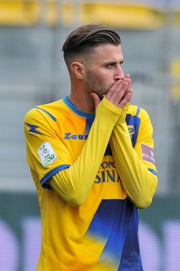 Frosinone 'nin Alessio Tribuzzi oyuncusu, Frosinone ile Lecce arasındaki İtalyan lig serisi B' nin final maçı sırasında Frosinone 'deki Benito Stirpe Stadyumu' nda oynandı. İtalya, 20 Mart 2021