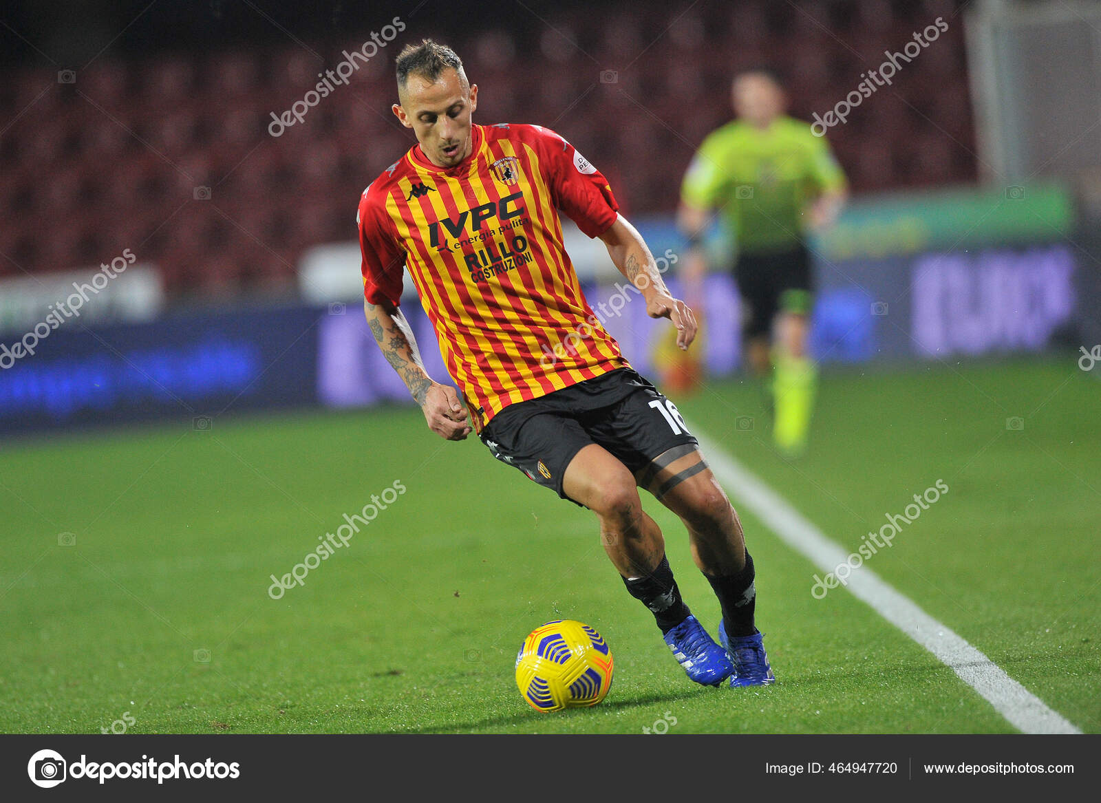 Riccardo Improta player of Benevento, during the match of the Italian Serie  B football championship between Benevento v Venice final result 1-1, game  Stock Photo - Alamy