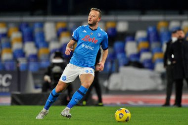 Napoli 'li Amir Rrahmani, Napoli ile Empoli arasındaki İtalya Kupası maçında Napoli Maradona' daki Diego Armando Stadyumu 'nda oynanan final maçı 3-2' dir. İtalya, 13 Ocak 2021. 