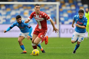 Fiorentina 'lı Nikola Milenkoviç, İtalya Ligi Serie A maçında Napoli-Fiorentina maçının final maçı 5-0 arasında Diego Armando Maradona Stadyumu' nda oynandı. İtalya, 17 Ocak 2021.
