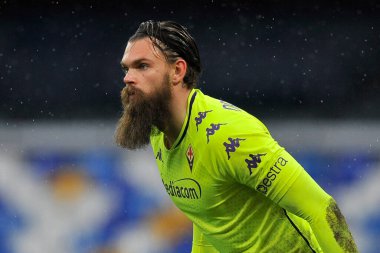 Fiorentina 'lı Bartlomiej Dragowski, İtalya Ligi Serie A maçında Napoli - Fiorentina final maçı 5-0, Diego Armando Maradona Stadyumu' nda oynandı. İtalya, 17 Ocak 2021.