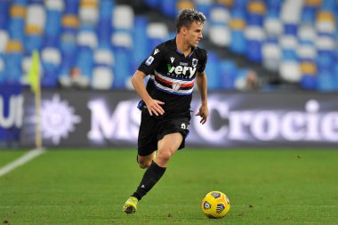 Sampdoria 'dan Valerio Verre, Napoli ile Sampdoria arasındaki İtalyan futbol ligi maçında, Napoli ile Sampdoria arasında oynanan maçın son maçı, Napoli' deki Diego Armando Maradona Stadyumu 'nda oynandı. İtalya, 13 Aralık 2020. 