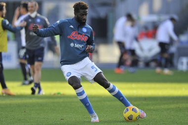 Napoli 'nin Timoue Bakayoko oyuncusu, Napoli ile Sampdoria arasında oynanan İtalya futbol maçında, Napoli' nin Diego Armando Maradona Stadyumu 'nda oynanan maç 2-1' dir. İtalya, 13 Aralık 2020
