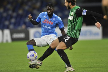 Napoli 'nin Timoue Bakayoko oyuncusu, Napoli ile Sassuolo arasındaki SerieA futbol şampiyonası maçında Napoli' deki San Paolo Stadyumu 'nda oynanan final maçı 0-2' dir. İtalya, 01 Kasım 2020. 