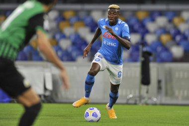 Napoli 'li Victor Osimhen, Napoli ile Sassuolo arasındaki SerieA futbol şampiyonası maçında Napoli' deki San Paolo Stadyumu 'nda oynanan maçın son maçı. İtalya, 01 Kasım 2020. 