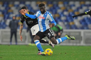 Napoli 'nin Timoue Bakayoko oyuncusu, Napoli ile Spezia arasında oynanan İtalya Ligi Serie A maçında, final maçı 1-2, Napoli' nin Diego Armando Maradona Stadyumu 'nda oynandı. İtalya, Ocak 06, 2021.