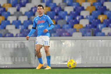 Napoli 'li Hirving Lozano oyuncusu, Napoli-Spezia maçının çeyrek final maçında Napoli' deki Diego Armando Maradona Stadyumu 'nda oynandı. İtalya, 28 Ocak 2021. 