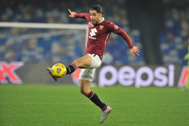 Torino 'dan Ricardo Rodriguez, Napoli ile Torino 1-1 arasındaki İtalyan Serie A futbol şampiyonası maçında, Napoli' deki Diego Armando Maradona Stadyumu 'nda oynandı. İtalya, 23 Aralık 2020. 