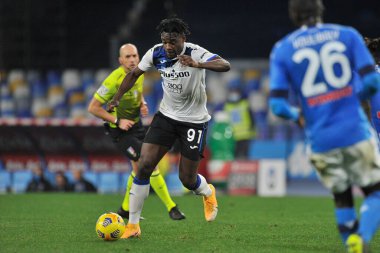 Atalanta 'lı Duvan Zapata oyuncusu, İtalya Kupası' nın Napoli ile Atalanta arasındaki yarı final maçında Diego Armando Maradona Stadyumu 'nda oynanan maçın sonucu 0-0 oldu. İtalya, 3 Şubat 2021. 