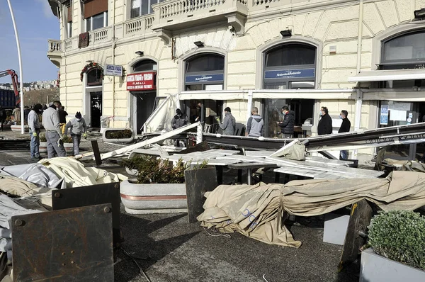 stock image The very strong storm that hit the Naples seafront destroyed all the commercial premises, most of the restaurants and pizzerias already affected by the economic crisis caused by the coronavirus. Italy, December 29, 2020. 