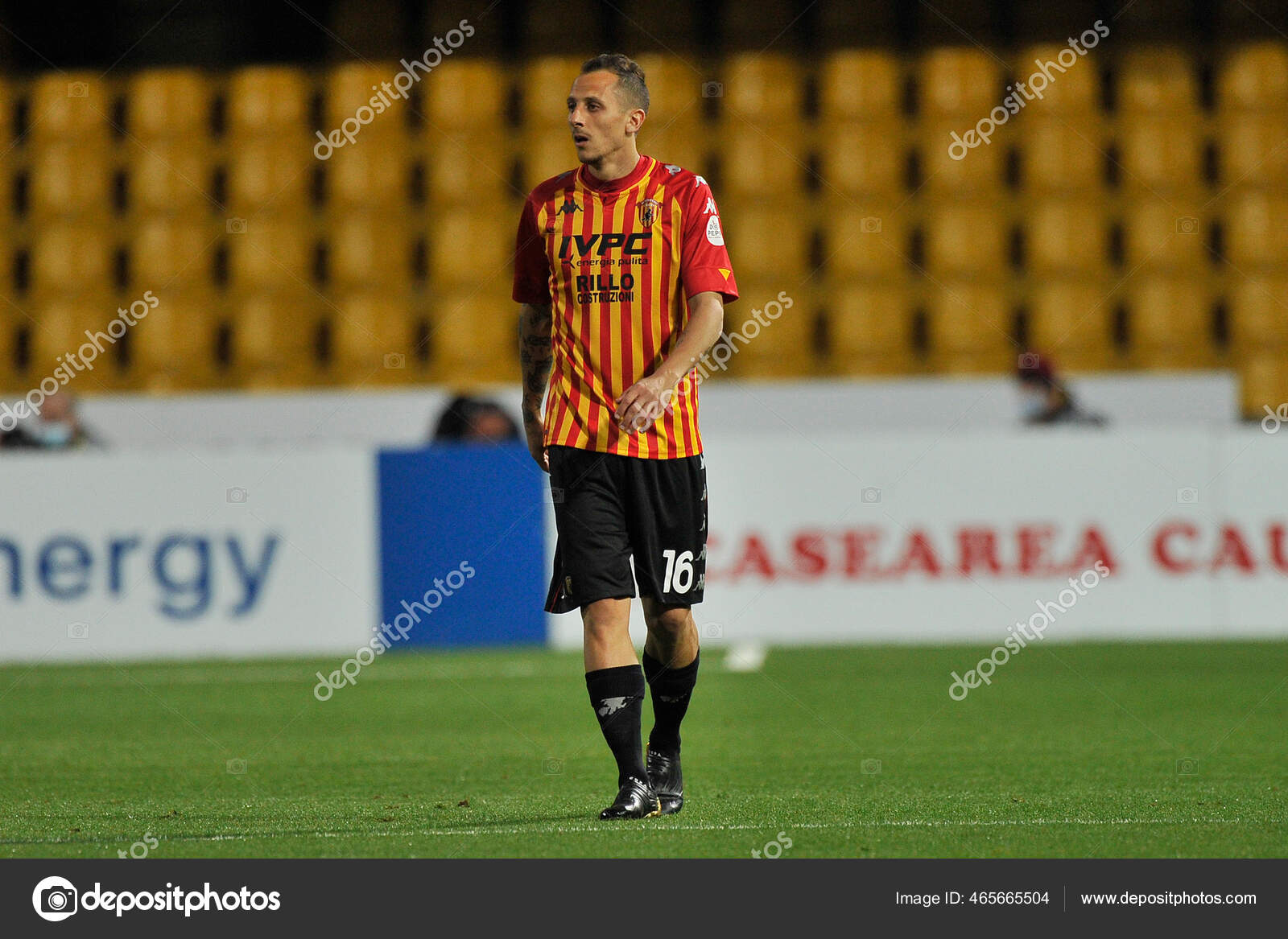 Riccardo Improta player of Benevento, during the match of the Italian Serie  B football championship between Benevento v Venice final result 1-1, game  Stock Photo - Alamy