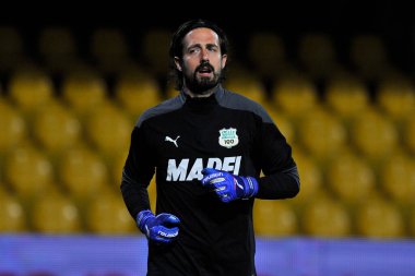Sassuolo 'lu Andrea Consigli, Benevento - Sassuolo final maçı arasında oynanan İtalya Ligi Serie A maçında Benevento Vigorito Stadyumu' nda oynanan maçta 0-1 yenildi. İtalya, 12 Nisan 2021. 