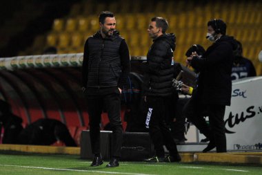 Sassuolo 'nun Roberto De Zerbi teknik direktörü, Benevento-Sassuolo maçında Benevento-Sassuolo maçı arasında oynanan maçta Benevento Vigorito Stadyumu' nda oynanmıştır. İtalya, 12 Nisan 2021. 