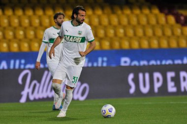 Sassuolo 'lu Gian Marco Ferrari, Benevento-Sassuolo maçında Benevento-Sassuolo final maçı arasında oynanan Serie A karşılaşmasında Benevento' daki Ciro Vigorito Stadyumu 'nda oynandı. İtalya, 12 Nisan 2021. 
