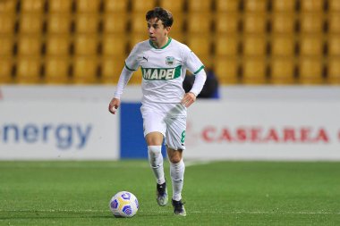 Sassuolo takımından Maxime Lopez, Benevento - Sassuolo final maçı arasındaki Serie A karşılaşmasında Benevento, Benevento 'daki Ciro Vigorito Stadyumu' nda oynandı. İtalya, 12 Nisan 2021.