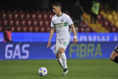 Sassuolo 'lu Filip Curiciç, Benevento-Sassuolo final maçı ile Benevento-Sassuolo maçı arasında oynanan İtalya Ligi Serie A karşılaşmasında Benevento Vigorito Stadyumu' nda oynanan karşılaşma. İtalya, 12 Nisan 2021. 