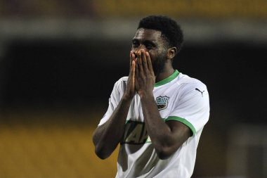 Sassuolo takımından Jeremie Boga, Benevento ile Sassuolo maçının final maçı olan Serie A maçında Benevento, Benevento 'daki Ciro Vigorito Stadyumu' nda oynandı. İtalya, 12 Nisan 2021. 