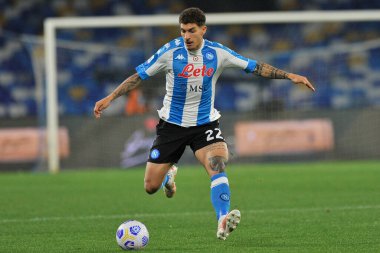 Napoli 'den Giovanni Di Lorenzo, Napoli-Lazio maçında Diego Armando Maradona Stadyumu' nda oynanan maçın son maçı olan 5-2 arasında oynanmıştır. İtalya, 22 Nisan 2021. 