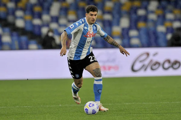 Napoli 'den Giovanni Di Lorenzo, Napoli-Lazio maçında Diego Armando Maradona Stadyumu' nda oynanan maçın son maçı olan 5-2 arasında oynanmıştır. İtalya, 22 Nisan 2021. 