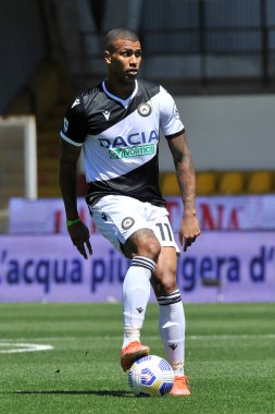 Udinese 'li Souza Walace, İtalya Ligi Serie A maçında Benevento - Udinese final maçı 2-4, Benevento' daki Ciro Vigorito Stadyumu 'nda oynandı. Benvento, İtalya, 25 Nisan 2021. 