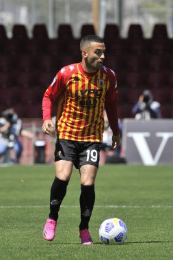 Benevento 'lu Roberto Insigne, Benevento-Udinese maçının final maçı olan Serie A maçında Benevento-Udinese maçının 2-4' lük galibiyeti ile Benevento 'daki Ciro Vigorito Stadyumu' nda oynandı. Benvento, İtalya, 25 Nisan 2021. 