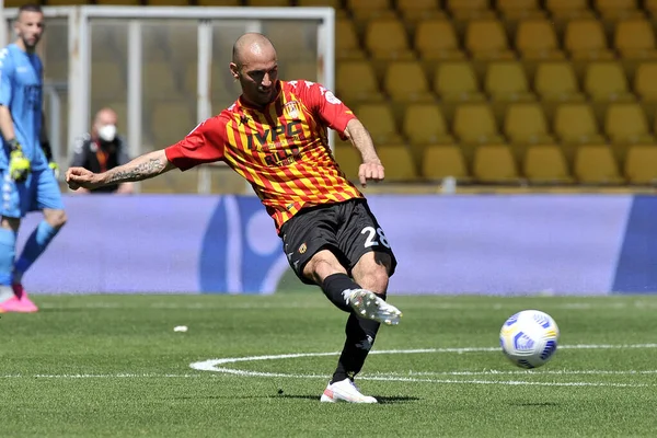 Benevento 'daki Ciro Vigorito Stadyumu' nda oynanan ve Benevento-Udinese final maçı 2-4 arasında oynanan İtalya Ligi Serie A maçında Pasquale Schiattarella oyuncusu. Benvento, İtalya, 25 Nisan 2021. 