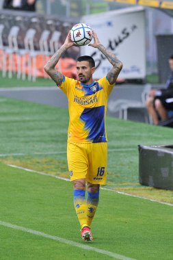 Frosinone 'nin Salvatore D' elia oyuncusu Frosinone, Frosinone 'deki Benito Stirpe Stadyumu' nda oynanan Frosinone ile Pisa arasındaki İtalyan Serie B şampiyonası maçında 3-1 yenildi. Frosinone, İtalya, 01 Mayıs 2021. 