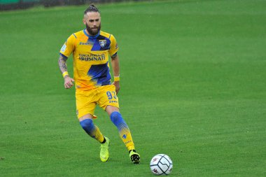 Frosinone 'li Francesco Zampano, Frosinone' nin Frosinone 'deki Benito Stirpe Stadyumu' nda oynanan Frosinone ile Pisa arasındaki İtalyan Serie B şampiyonası maçında 3-1 yenildi. Frosinone, İtalya, 01 Mayıs 2021. 