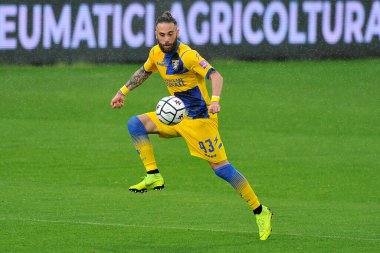 Frosinone 'li Francesco Zampano, Frosinone' nin Frosinone 'deki Benito Stirpe Stadyumu' nda oynanan Frosinone ile Pisa arasındaki İtalyan Serie B şampiyonası maçında 3-1 yenildi. Frosinone, İtalya, 01 Mayıs 2021.