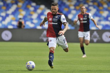 Cagliari 'nin Nahitan Nandez oyuncusu, Napoli ile Cagliari arasındaki İtalya Serie A ligi maçında 1-1, Diago Armando Maradona Stadyumu' nda oynandı. Napoli, İtalya, 02 Mayıs 2021.