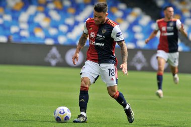 Cagliari 'nin Nahitan Nandez oyuncusu, Napoli ile Cagliari arasındaki İtalya Serie A ligi maçında 1-1, Diago Armando Maradona Stadyumu' nda oynandı. Napoli, İtalya, 02 Mayıs 2021. 