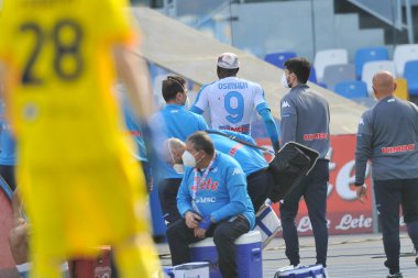 Napoli 'li Victor Osimhen, Napoli ile Cagliari arasındaki İtalyan Serie A ligi maçında 1-1' lik final maçı Diago Armando Maradona Stadyumu 'nda oynandı. Napoli, İtalya, 02 Mayıs 2021. 