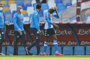 Napoli 'li Victor Osimhen, Napoli ile Cagliari arasındaki İtalyan Serie A ligi maçında 1-1' lik final maçı Diago Armando Maradona Stadyumu 'nda oynandı. Napoli, İtalya, 02 Mayıs 2021.