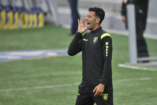 Frosinone 'nin Fabio Grosso koçu Frosinone, Frosinone' deki Benito Stirpe Stadyumu 'nda oynanan Frosinone ile Pisa arasındaki İtalyan Serie B şampiyonası maçında 3-1 yenildi. Frosinone, İtalya, 01 Mayıs 2021.