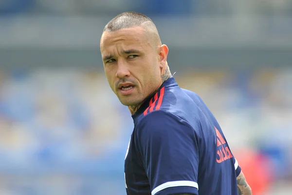 Cagliari 'nin Radja Nainggolan oyuncusu, Napoli ile Cagliari arasında oynanan İtalya Serie A ligi final maçı sırasında Diago Armando Maradona Stadyumu' nda oynandı. Napoli, İtalya, 02 Mayıs 2021. 