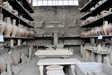 Kazılar sırasında, Villa dei Misteri ve Lupanare 'nin bakımından sonra yeniden açılan kazılar sırasında. Pompeii, İtalya, 19 Temmuz 2021. 