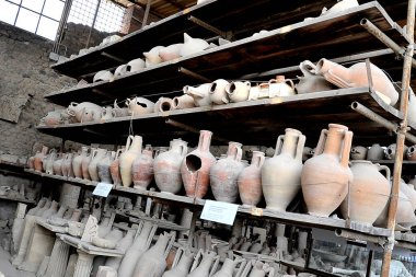 Kazılar sırasında, Villa dei Misteri ve Lupanare 'nin bakımından sonra yeniden açılan kazılar sırasında. Pompeii, İtalya, 19 Temmuz 2021. 