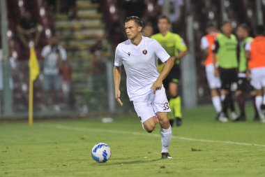 Reggina 'lı Ivan Lakiceviç, Salernitana ile Reggina arasındaki İtalya Kupası maçında Salerno' daki Arechi Stadyumu 'nda oynanan final maçında 2-0 yenildi..