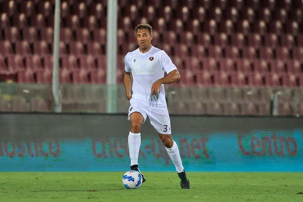 Thiago Cionek Hráč Reggina Během Italského Poháru Utkání Mezi Salernitana — Stock fotografie