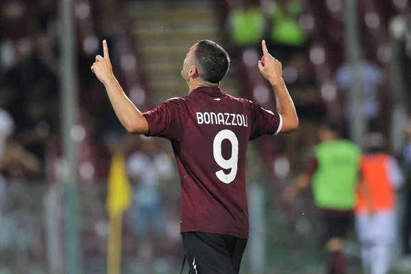 Salernitana 'lı Federico Bonazzoli oyuncusu, Salernitana ile Reggina arasındaki İtalya Kupası maçında Salerno' daki Arechi Stadyumu 'nda oynanan final maçı 2-0 oldu..